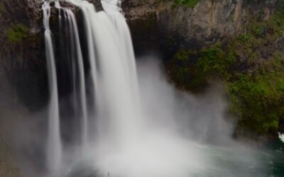 Best Waterfalls Near Seattle- Snoqualmie Falls Hike
