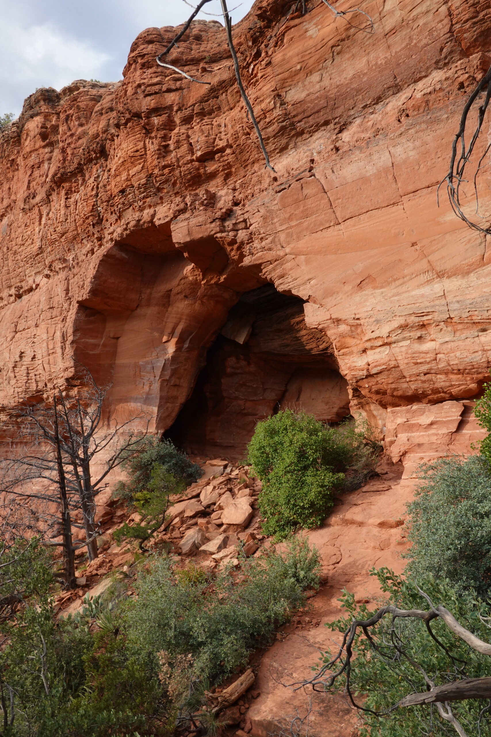 arch in red rock