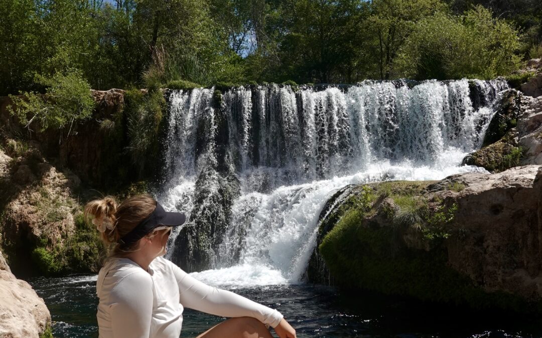 Clear Blue Waterfall in Arizona: Fossil Springs