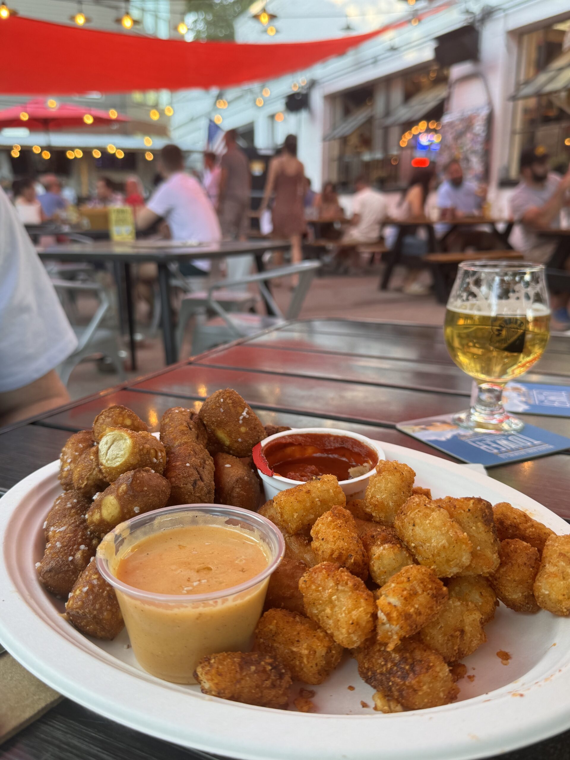 photo of food and beer at a restaurant in flagstaff arizona