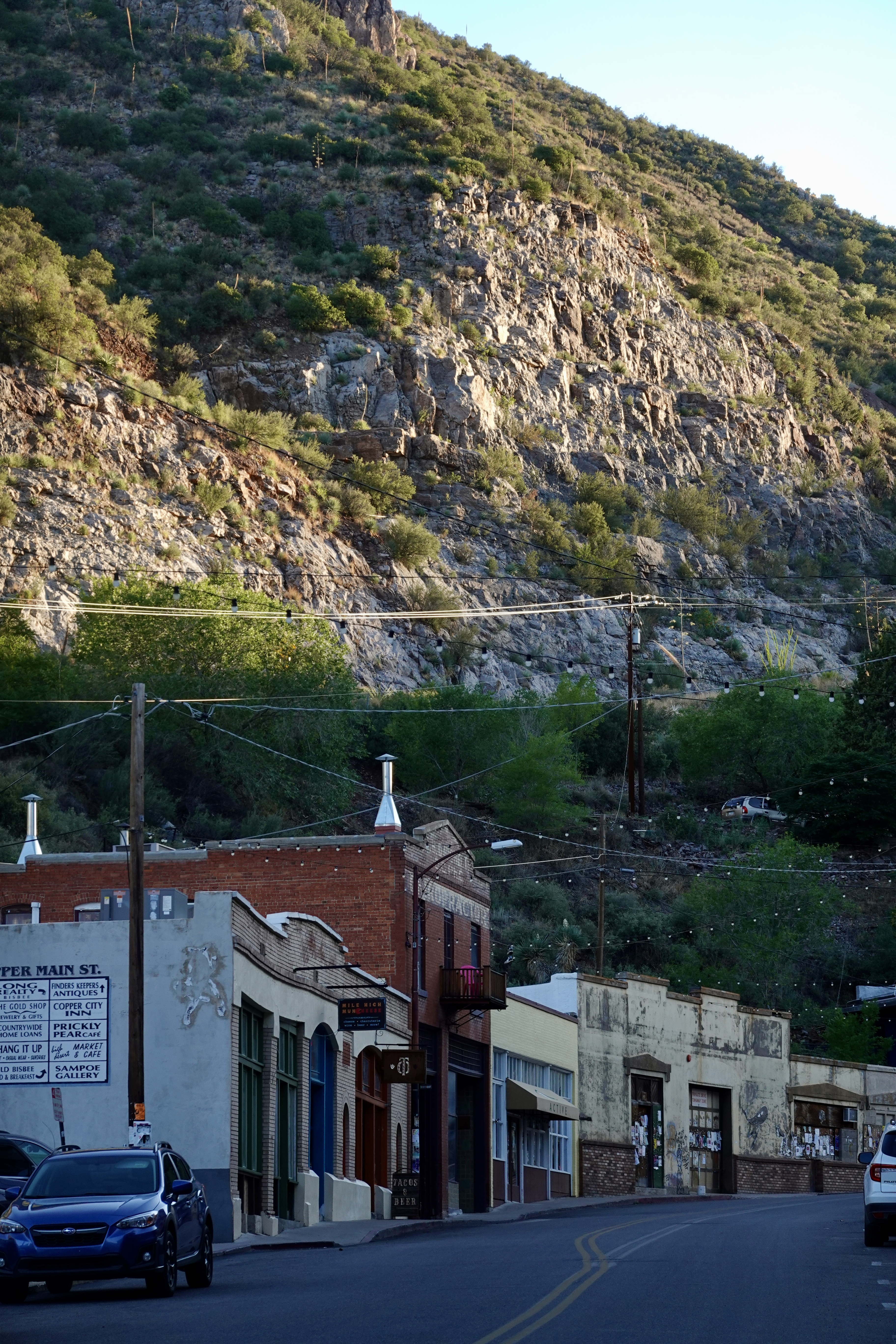 photo of a town in arizona sitting below a mountain