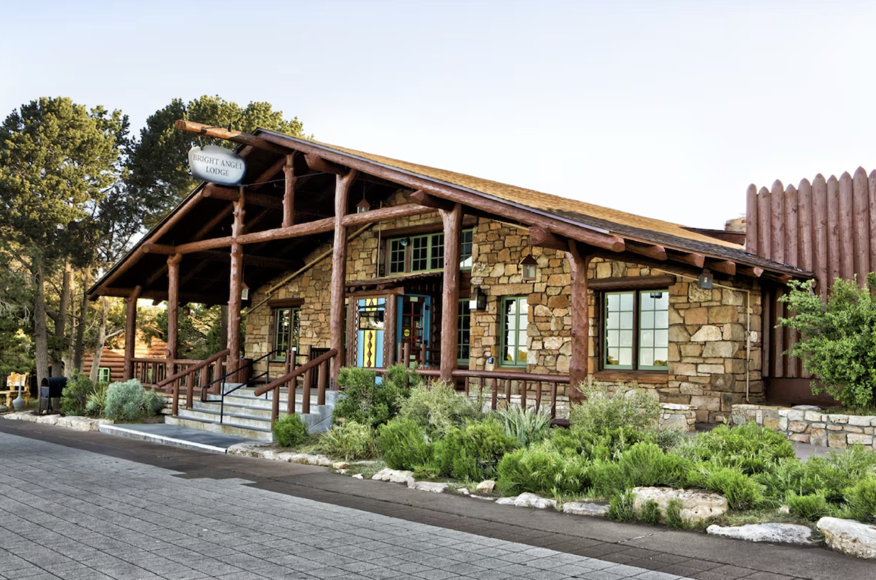 photo of bright angel lodge, the exterior